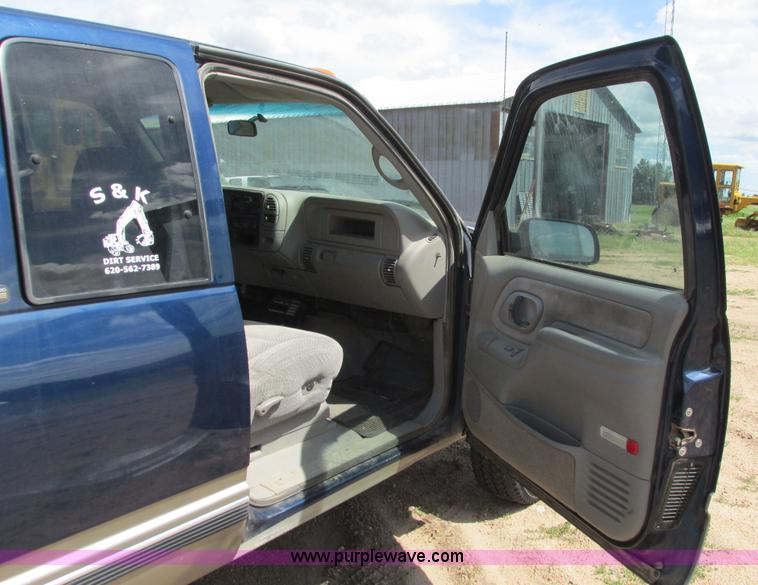 image for item I9617 1998 Chevrolet Silverado 2500 Ext. Cab utility truck