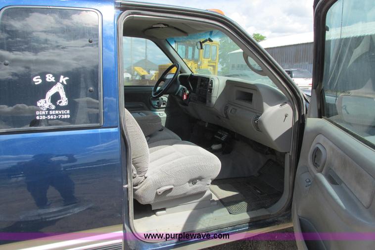 image for item I9617 1998 Chevrolet Silverado 2500 Ext. Cab utility truck