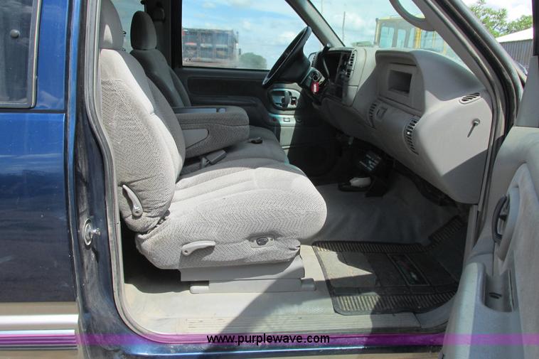 image for item I9617 1998 Chevrolet Silverado 2500 Ext. Cab utility truck