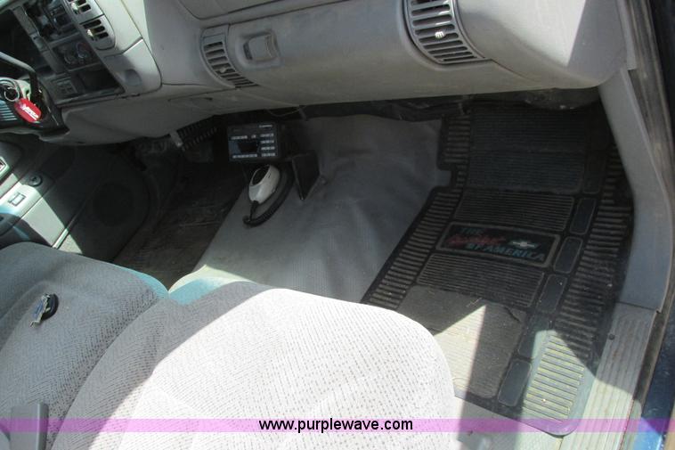 image for item I9617 1998 Chevrolet Silverado 2500 Ext. Cab utility truck