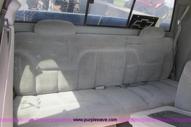 image for item I9617 1998 Chevrolet Silverado 2500 Ext. Cab utility truck