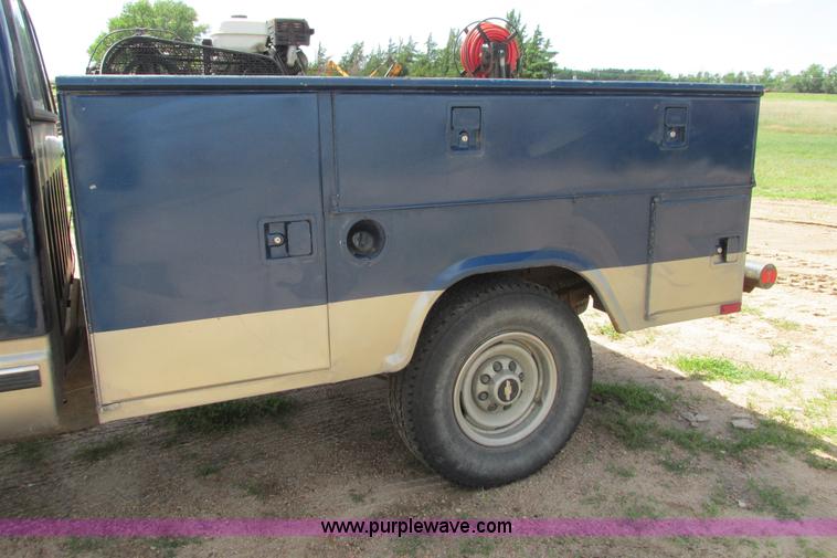 image for item I9617 1998 Chevrolet Silverado 2500 Ext. Cab utility truck