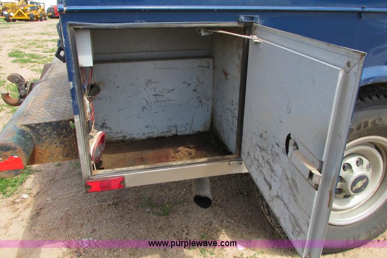 image for item I9617 1998 Chevrolet Silverado 2500 Ext. Cab utility truck