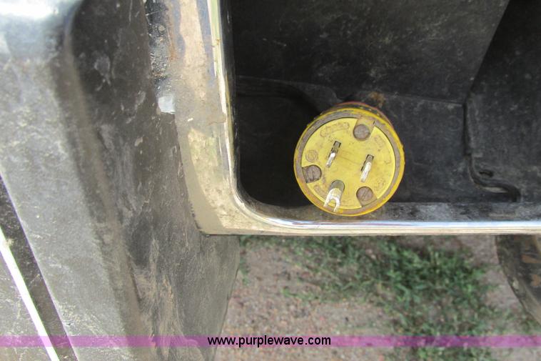 image for item I9617 1998 Chevrolet Silverado 2500 Ext. Cab utility truck