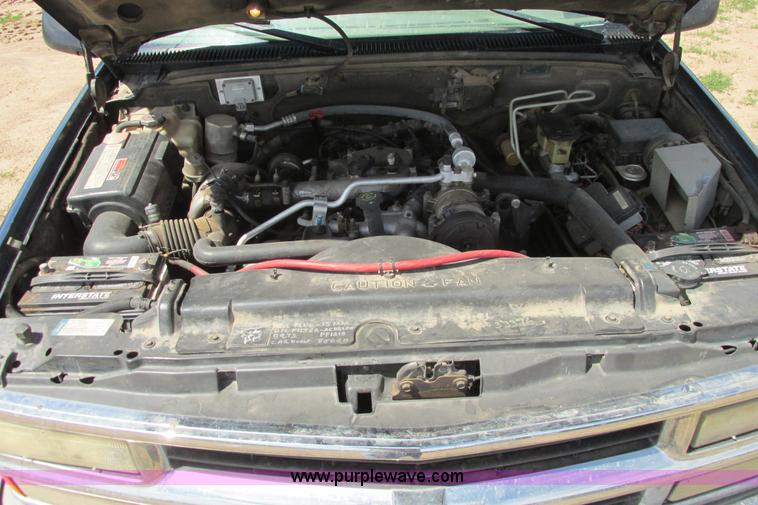 image for item I9617 1998 Chevrolet Silverado 2500 Ext. Cab utility truck