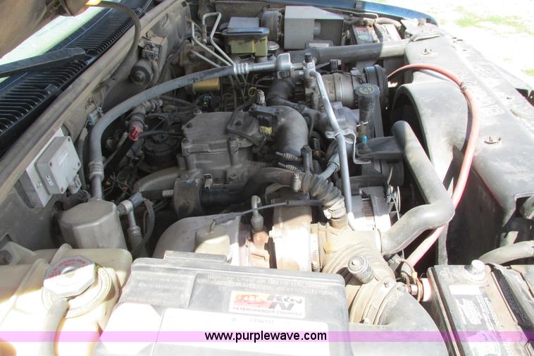 image for item I9617 1998 Chevrolet Silverado 2500 Ext. Cab utility truck