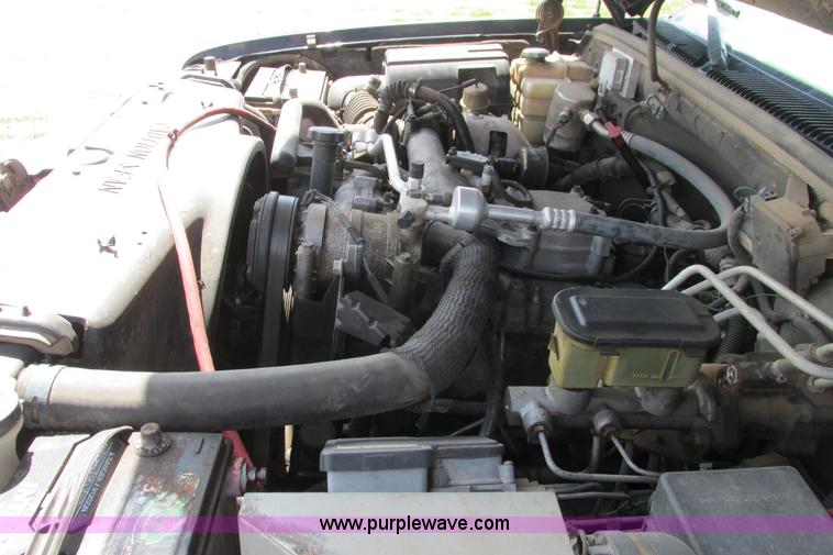 image for item I9617 1998 Chevrolet Silverado 2500 Ext. Cab utility truck