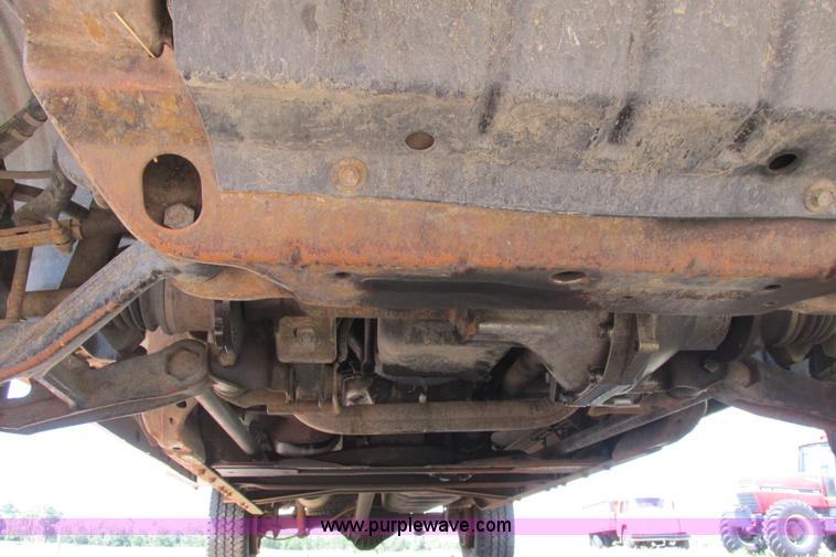 image for item I9617 1998 Chevrolet Silverado 2500 Ext. Cab utility truck