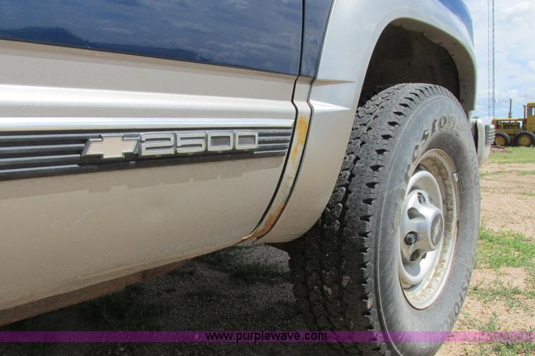 image for item I9617 1998 Chevrolet Silverado 2500 Ext. Cab utility truck