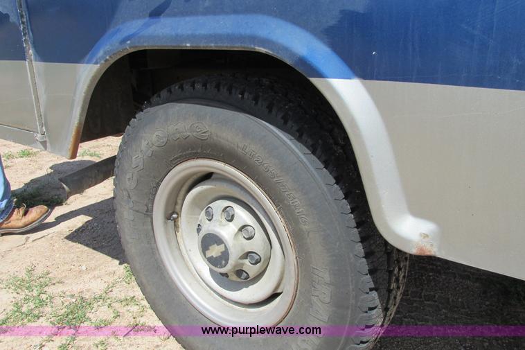 image for item I9617 1998 Chevrolet Silverado 2500 Ext. Cab utility truck