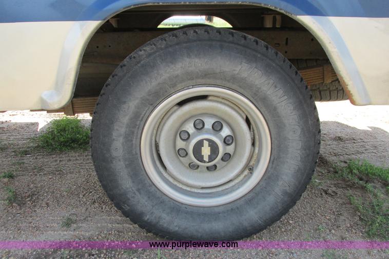 image for item I9617 1998 Chevrolet Silverado 2500 Ext. Cab utility truck