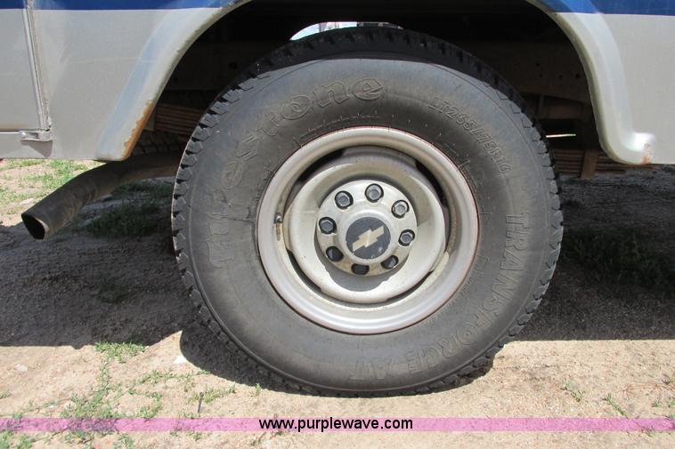 image for item I9617 1998 Chevrolet Silverado 2500 Ext. Cab utility truck