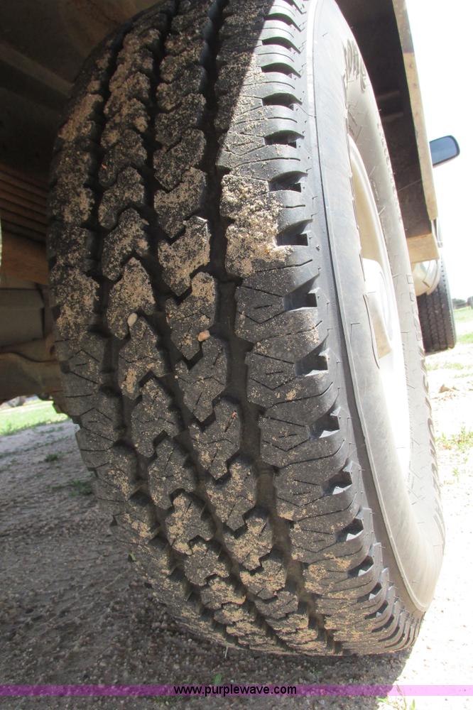 image for item I9617 1998 Chevrolet Silverado 2500 Ext. Cab utility truck