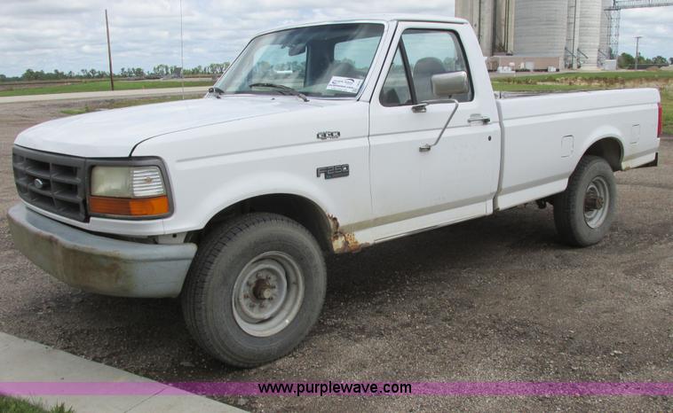 image for item I9624 1996 Ford F250 XL pickup truck
