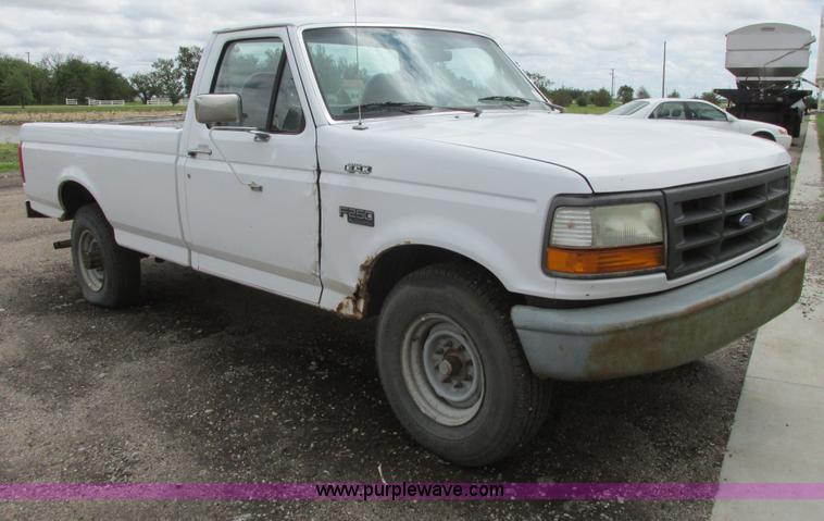 image for item I9624 1996 Ford F250 XL pickup truck