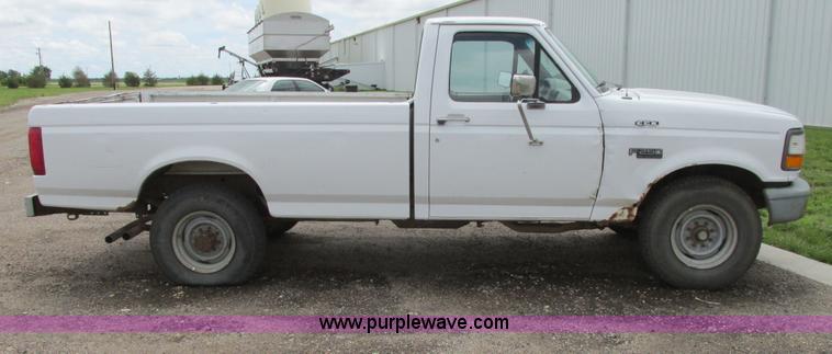 image for item I9624 1996 Ford F250 XL pickup truck