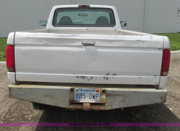image for item I9624 1996 Ford F250 XL pickup truck