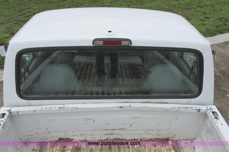 image for item I9624 1996 Ford F250 XL pickup truck