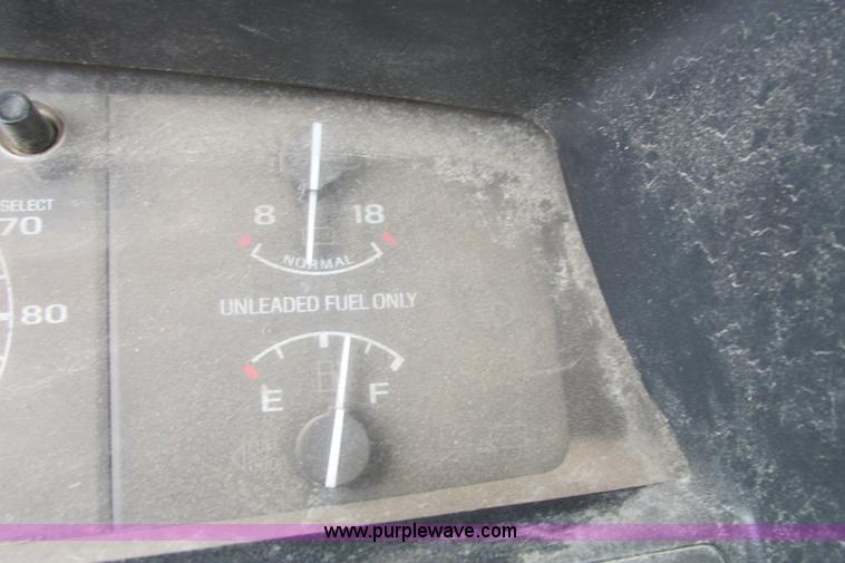 image for item I9624 1996 Ford F250 XL pickup truck