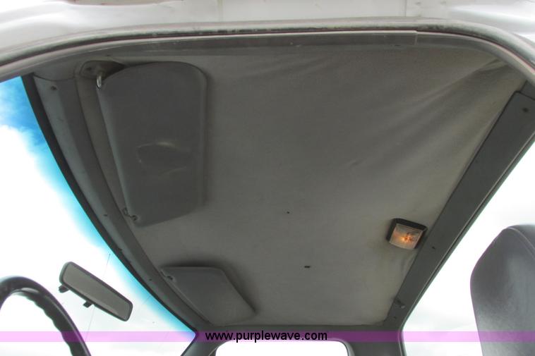 image for item I9624 1996 Ford F250 XL pickup truck