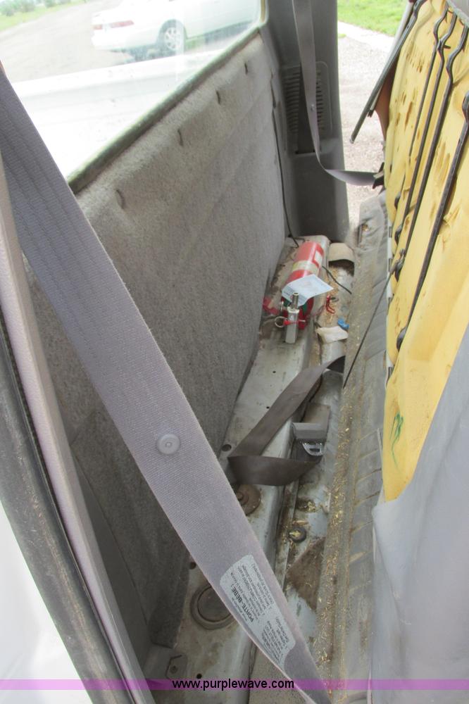 image for item I9624 1996 Ford F250 XL pickup truck