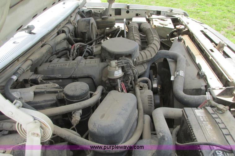 image for item I9624 1996 Ford F250 XL pickup truck