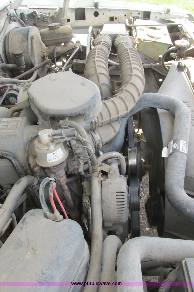 image for item I9624 1996 Ford F250 XL pickup truck