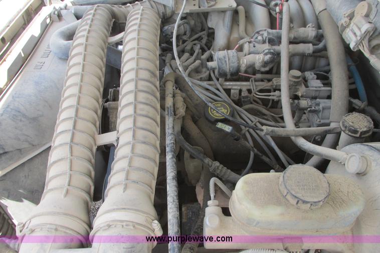 image for item I9624 1996 Ford F250 XL pickup truck