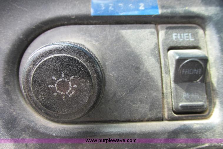 image for item I9624 1996 Ford F250 XL pickup truck