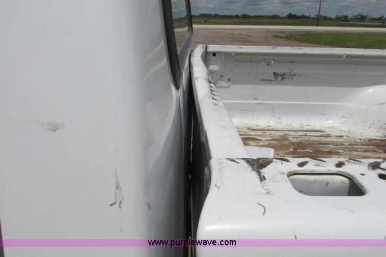 image for item I9624 1996 Ford F250 XL pickup truck