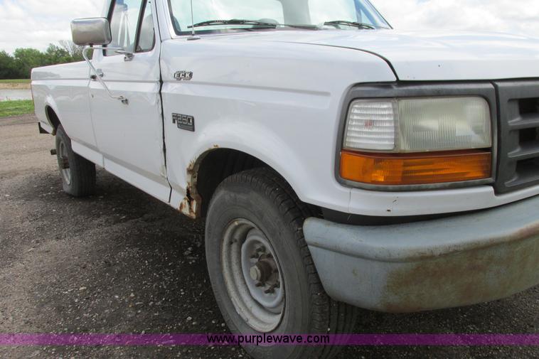 image for item I9624 1996 Ford F250 XL pickup truck