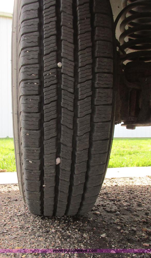 image for item I9624 1996 Ford F250 XL pickup truck