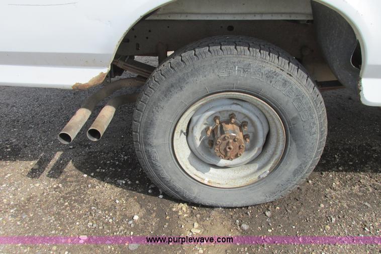 image for item I9624 1996 Ford F250 XL pickup truck