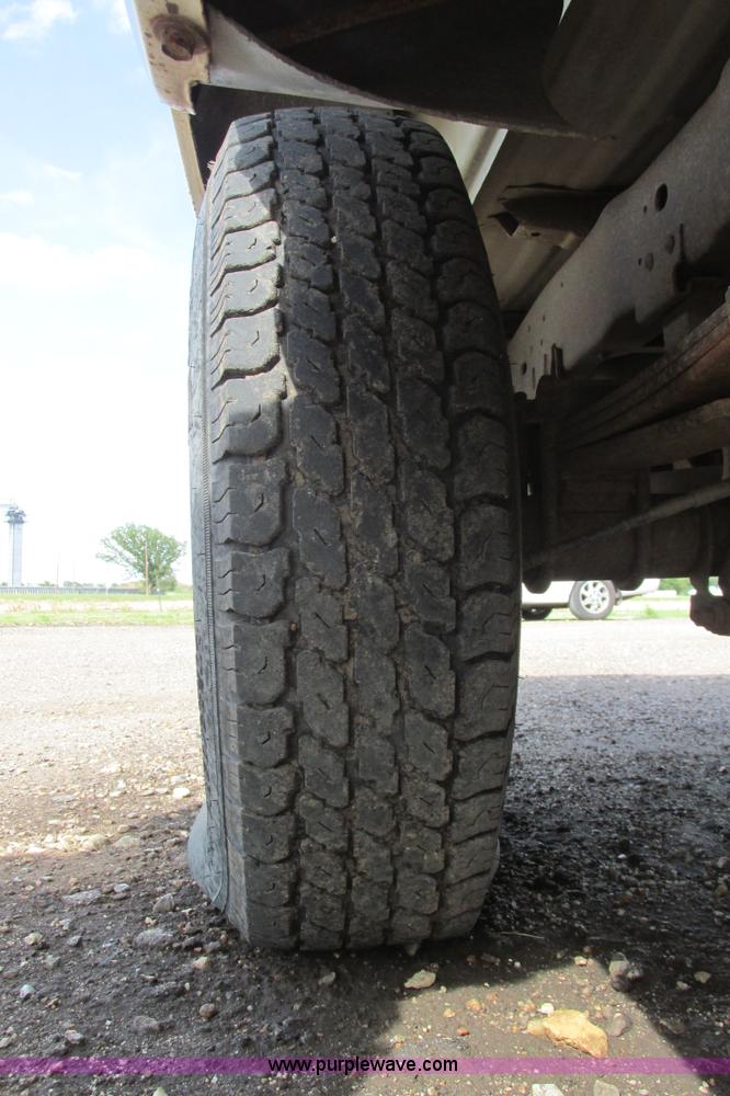 image for item I9624 1996 Ford F250 XL pickup truck