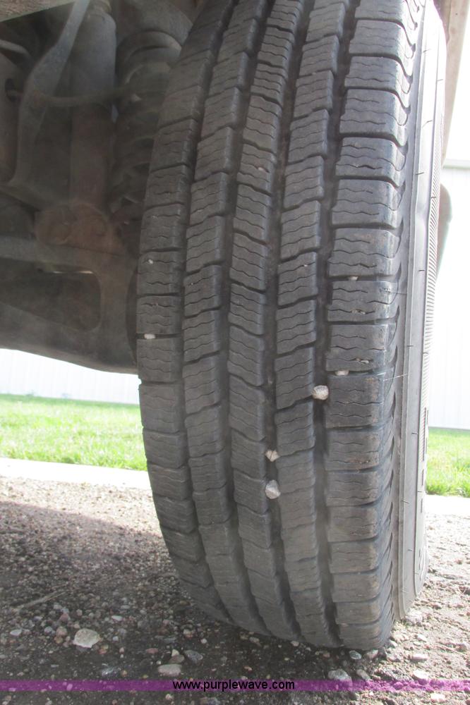 image for item I9624 1996 Ford F250 XL pickup truck