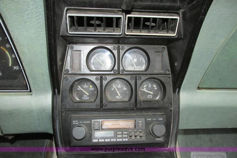 image for item I9633 1982 Chevrolet Corvette