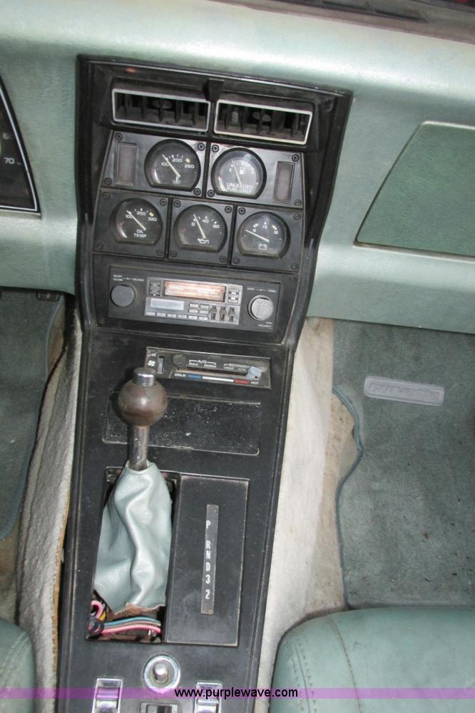 image for item I9633 1982 Chevrolet Corvette