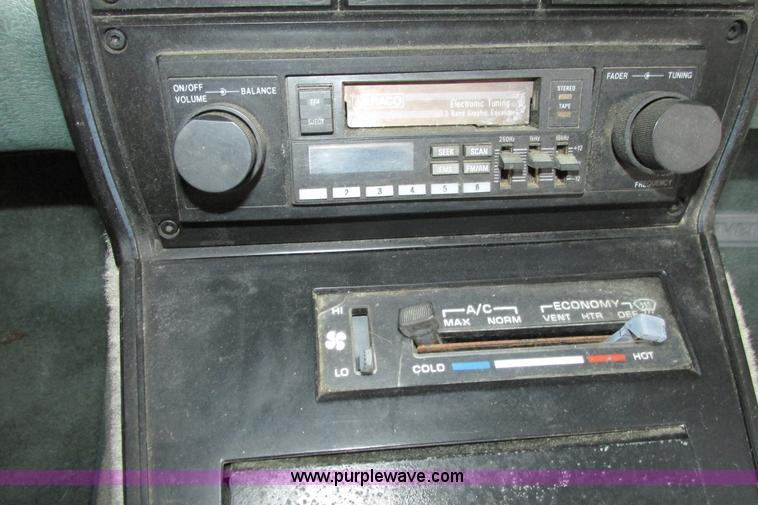 image for item I9633 1982 Chevrolet Corvette