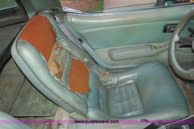 image for item I9633 1982 Chevrolet Corvette