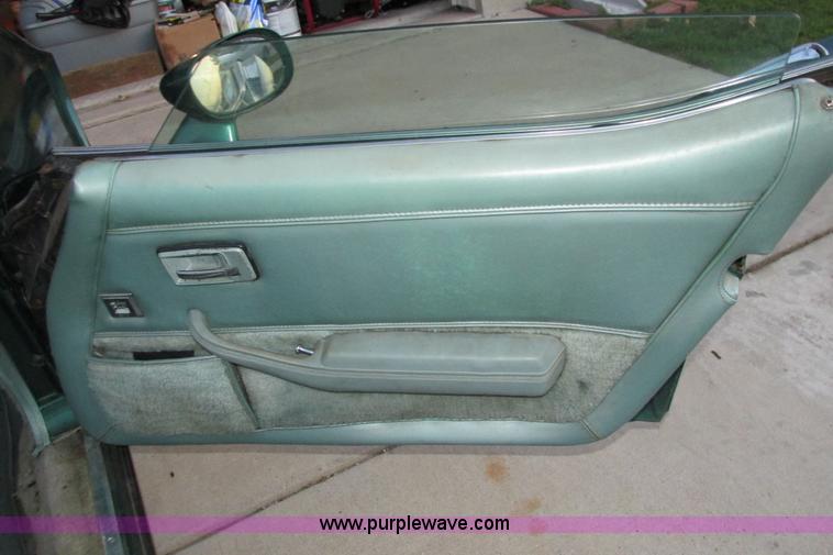 image for item I9633 1982 Chevrolet Corvette