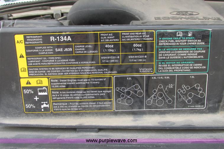 image for item I9649 2006 Ford 801 shuttle bus