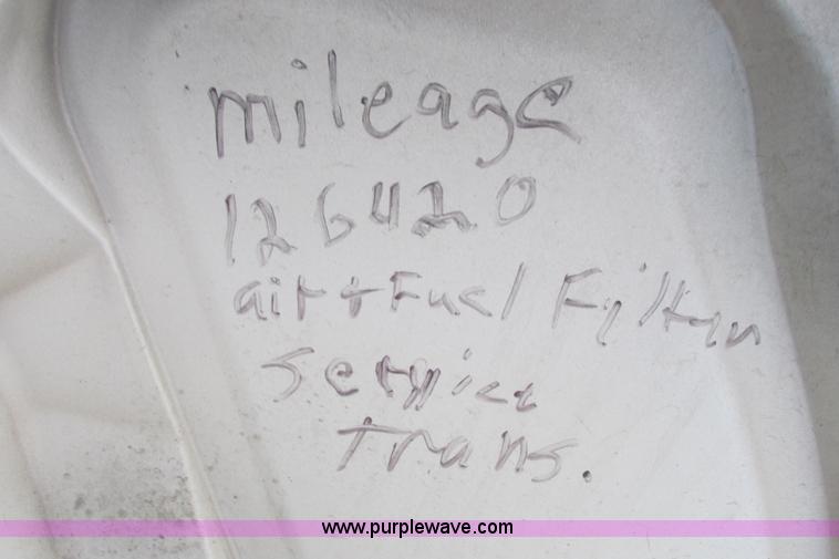 image for item I9649 2006 Ford 801 shuttle bus