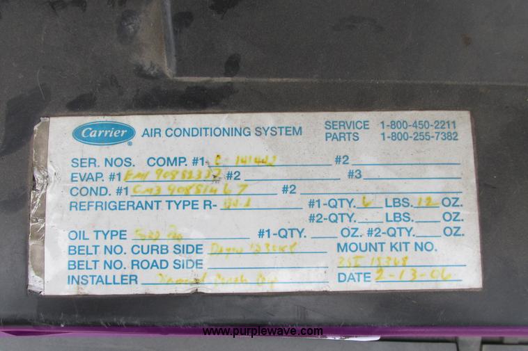 image for item I9649 2006 Ford 801 shuttle bus