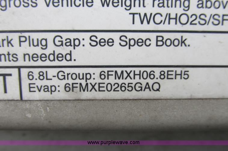 image for item I9650 2006 Ford 801 shuttle bus