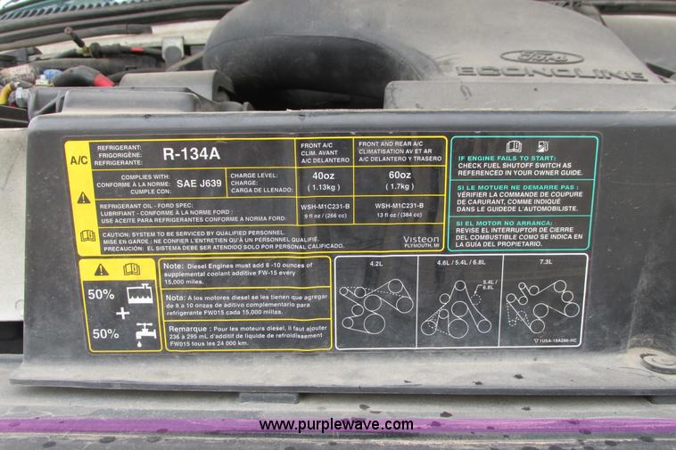 image for item I9650 2006 Ford 801 shuttle bus