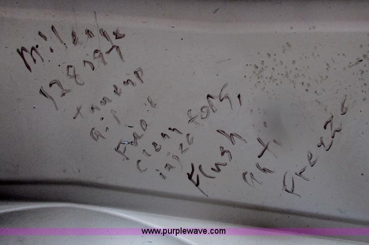 image for item I9650 2006 Ford 801 shuttle bus