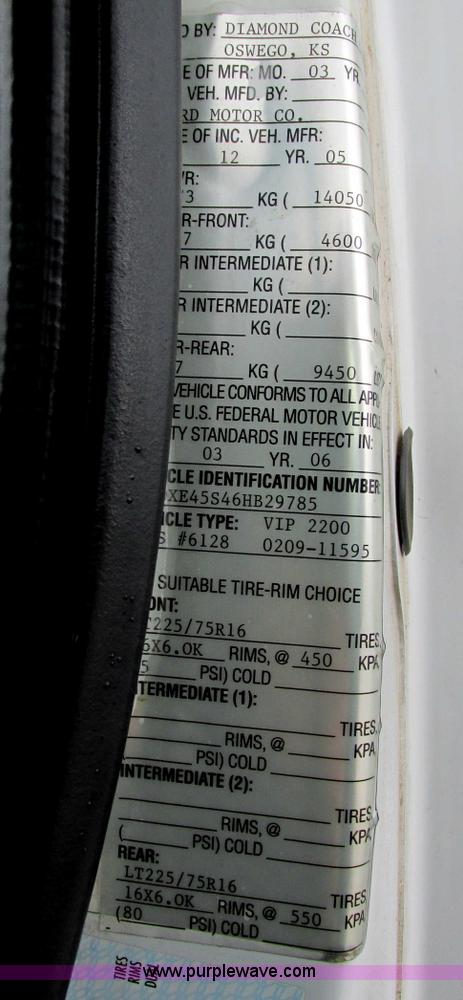 image for item I9650 2006 Ford 801 shuttle bus