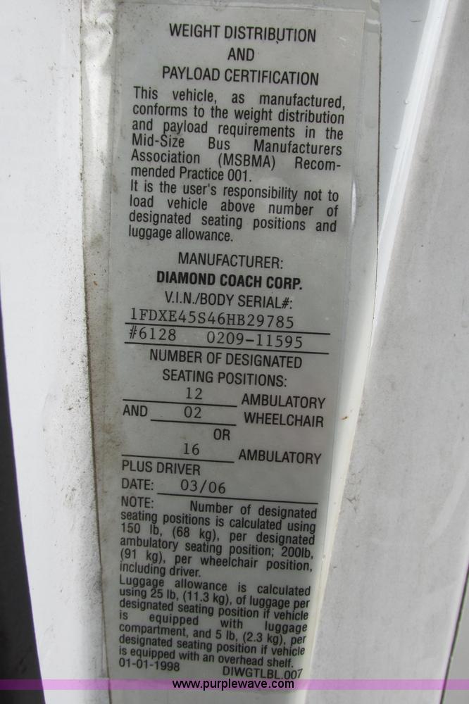 image for item I9650 2006 Ford 801 shuttle bus