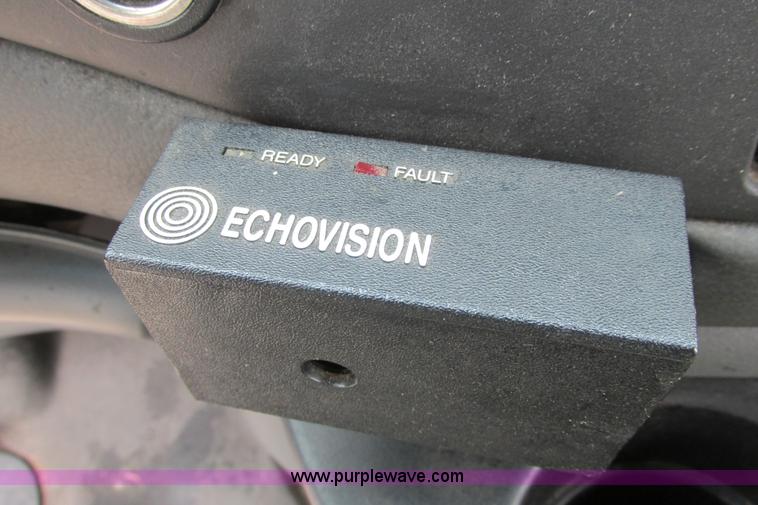 image for item I9651 2006 Ford 801 shuttle bus