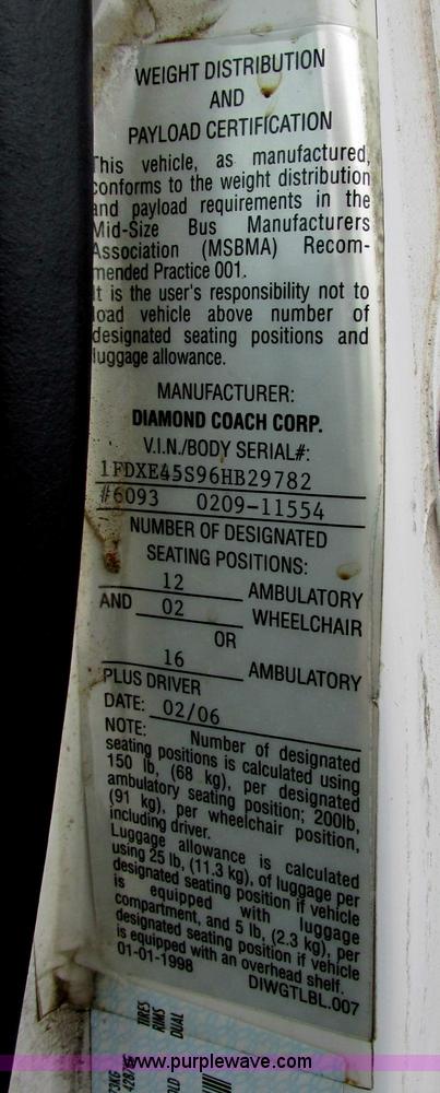 image for item I9651 2006 Ford 801 shuttle bus